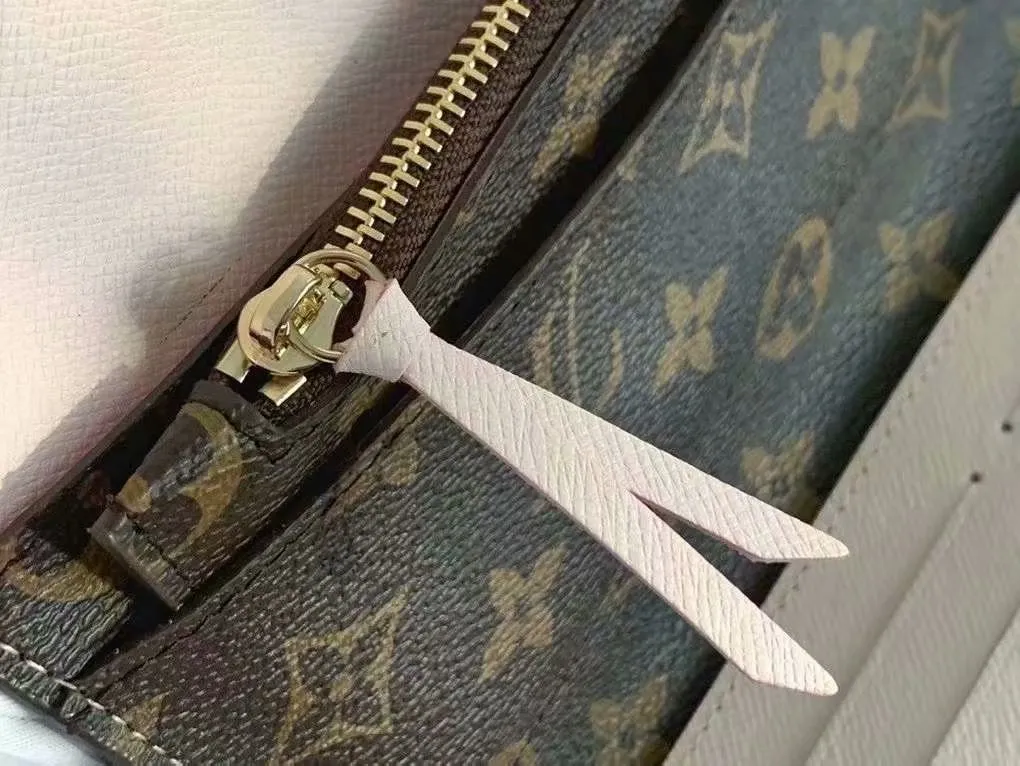 The P110Josephine Wallet is inspired by Louis Vuitton's first wallet. It is made of soft Monogram canvas and lined with brightly colored lining, giving the brand's classic design a unique and stylish beauty. The long, flat shape makes it easy to slip into any pocket or handbag. Model: M60708 Size: 19/10.
