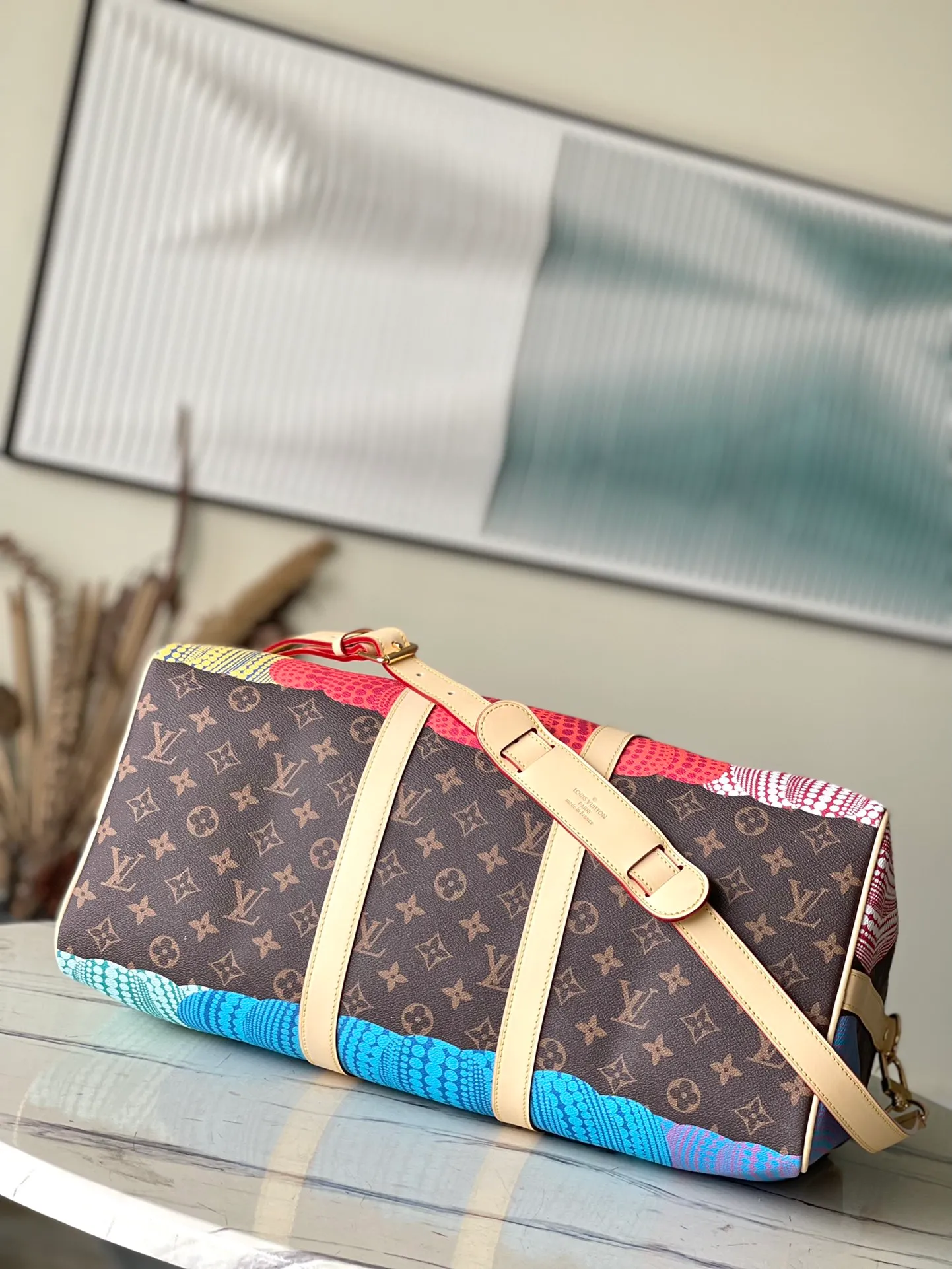 💰1160 Top original order M46471 x YK KEEPALL 45 travel bag Yayoi Kusama has been fond of depicting pumpkins since she was a child, a symbol of warmth and comfort. The psychedelic pumpkin pattern decorates the Monogram Eclipse Reverse canvas, which is another visual business card and a good choice for collection. Size: 45*27*20 cm