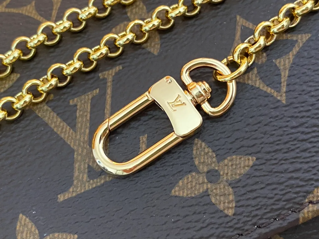 💰640 Top original order M40718 Presbyopia ✨M41129 Brown grid N41275 White grid A small and lightweight handbag made of Monogram canvas, it is a classic style that you can carry on any occasion. The magnet adsorption buckle is more convenient to use. Customized pure bronze hardware, 100% original tree paste leather imported from Italy, size 28×17×4cm