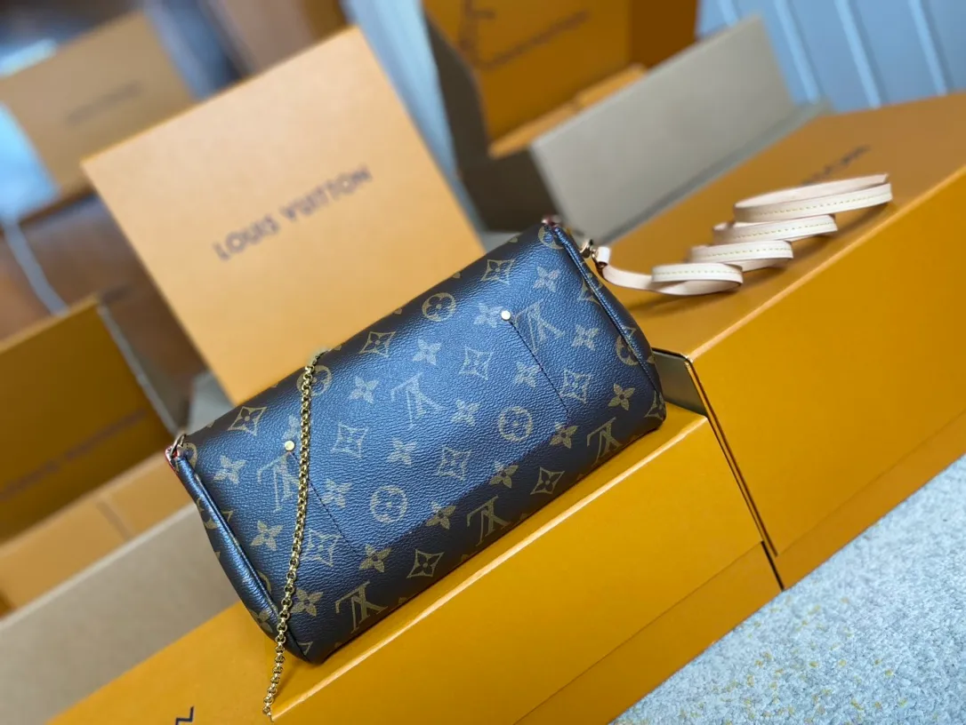 💰640 Top original order M40718 Presbyopia ✨M41129 Brown grid N41275 White grid A small and lightweight handbag made of Monogram canvas, it is a classic style that you can carry on any occasion. The magnet adsorption buckle is more convenient to use. Customized pure bronze hardware, 100% original tree paste leather imported from Italy, size 28×17×4cm