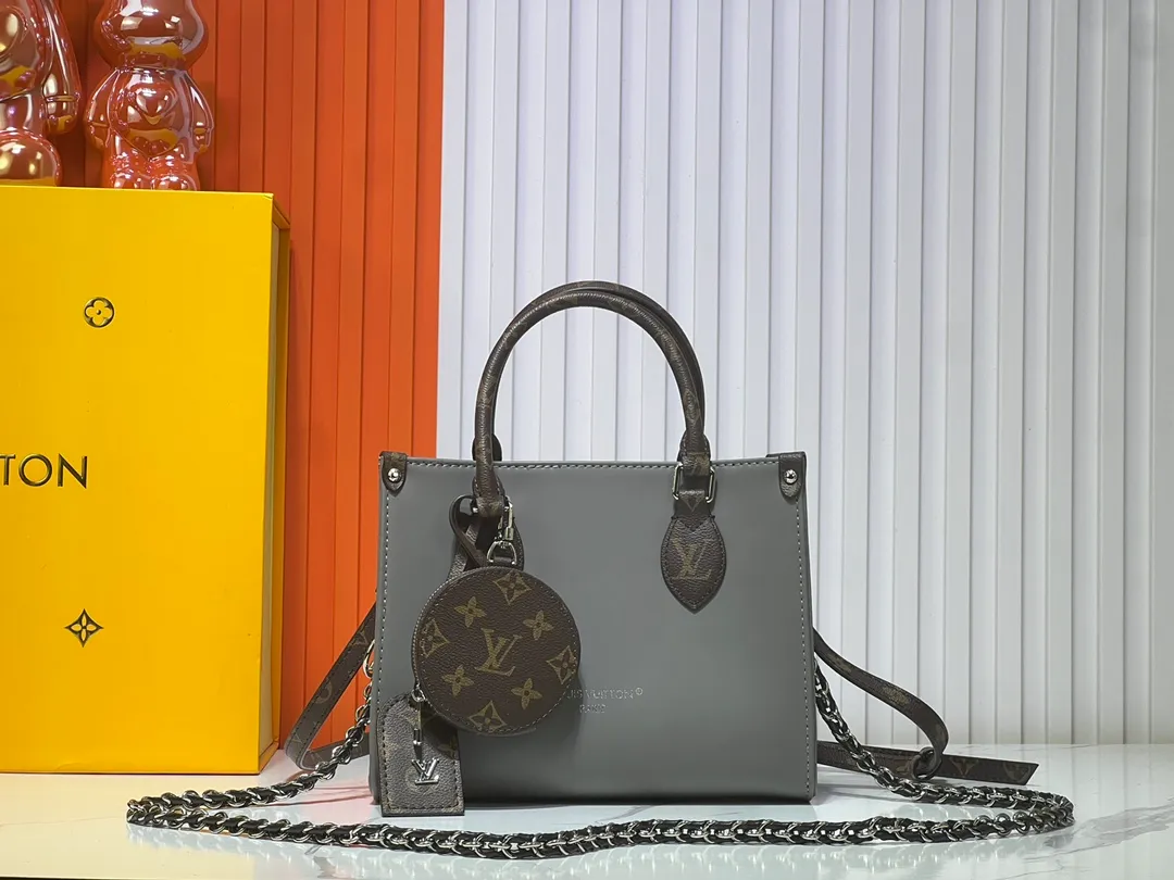 Batch 280💰Bubble Bubble Upgraded Original M20143 M45659 M45653 M46373 Full Apricot Mini Top Original This OnTheGo Tote bag is printed and dyed with the Monogram pattern and then embossed on soft grained cowhide. Its ample interior can accommodate laptops and other office supplies. The full leather embossed large flower mommy bag has a small BB size. The long and short handles are easy to carry or carry on the shoulder. Dimensions: 25.0 x 11.0 x 19.0 cm