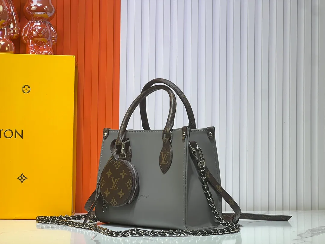 Batch 280💰Bubble Bubble Upgraded Original M20143 M45659 M45653 M46373 Full Apricot Mini Top Original This OnTheGo Tote bag is printed and dyed with the Monogram pattern and then embossed on soft grained cowhide. Its ample interior can accommodate laptops and other office supplies. The full leather embossed large flower mommy bag has a small BB size. The long and short handles are easy to carry or carry on the shoulder. Dimensions: 25.0 x 11.0 x 19.0 cm