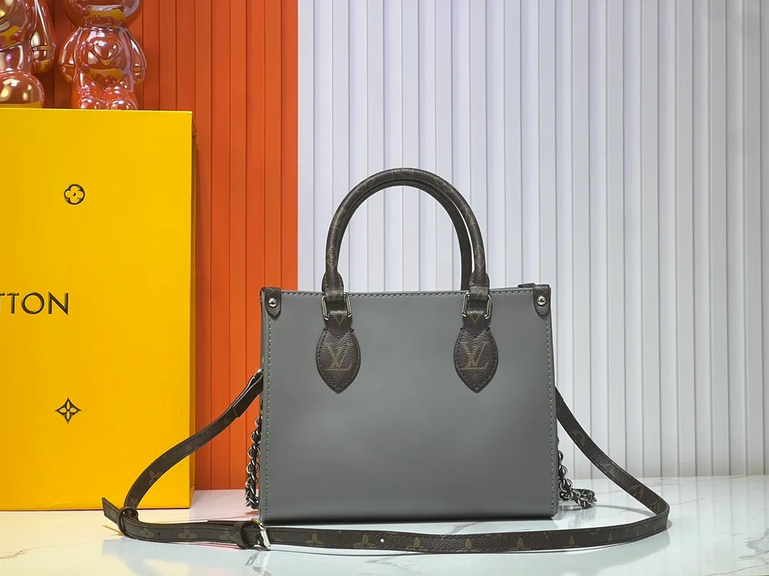 Batch 280💰Bubble Bubble Upgraded Original M20143 M45659 M45653 M46373 Full Apricot Mini Top Original This OnTheGo Tote bag is printed and dyed with the Monogram pattern and then embossed on soft grained cowhide. Its ample interior can accommodate laptops and other office supplies. The full leather embossed large flower mommy bag has a small BB size. The long and short handles are easy to carry or carry on the shoulder. Dimensions: 25.0 x 11.0 x 19.0 cm