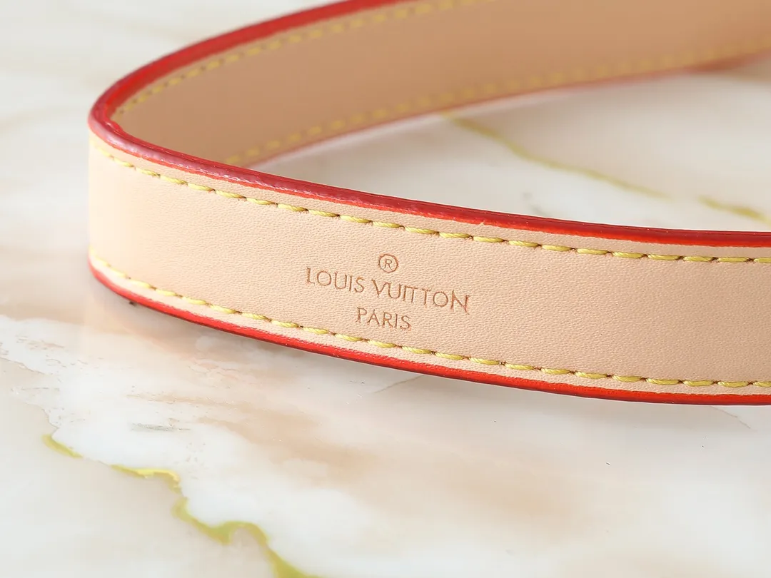 💰340💰Upgraded from the original M42224 M40818 This NOÉ handbag At the request of a champagne merchant, Gaston-Louis Vuitton designed this classic Noé handbag. This bag is sturdy and stylish, and can hold five bottles of sparkling wine. The year is 1932. The one shown here is crafted in signature Monogram canvas. Dimensions: 27.5 x 36.0 x 20.0cm