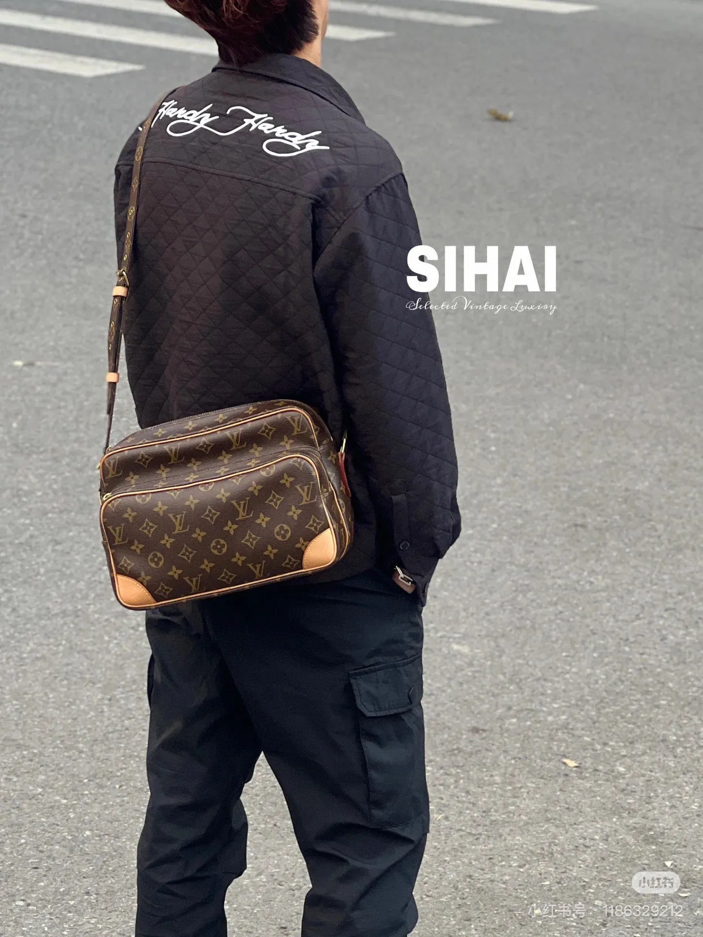 Batch 320💰Medieval Series Crossbody Bag M45244 Louis retro crossbody bag, antique! A classic in Monogram canvas! Showing natural elegance. Carry it casually across the body for a more fashionable appeal. The exquisite presbyopic cross-body shoulder bag measures 28x20x12.
