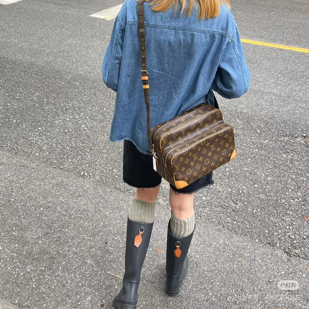 Batch 320💰Medieval Series Crossbody Bag M45244 Louis retro crossbody bag, antique! A classic in Monogram canvas! Showing natural elegance. Carry it casually across the body for a more fashionable appeal. The exquisite presbyopic cross-body shoulder bag measures 28x20x12.
