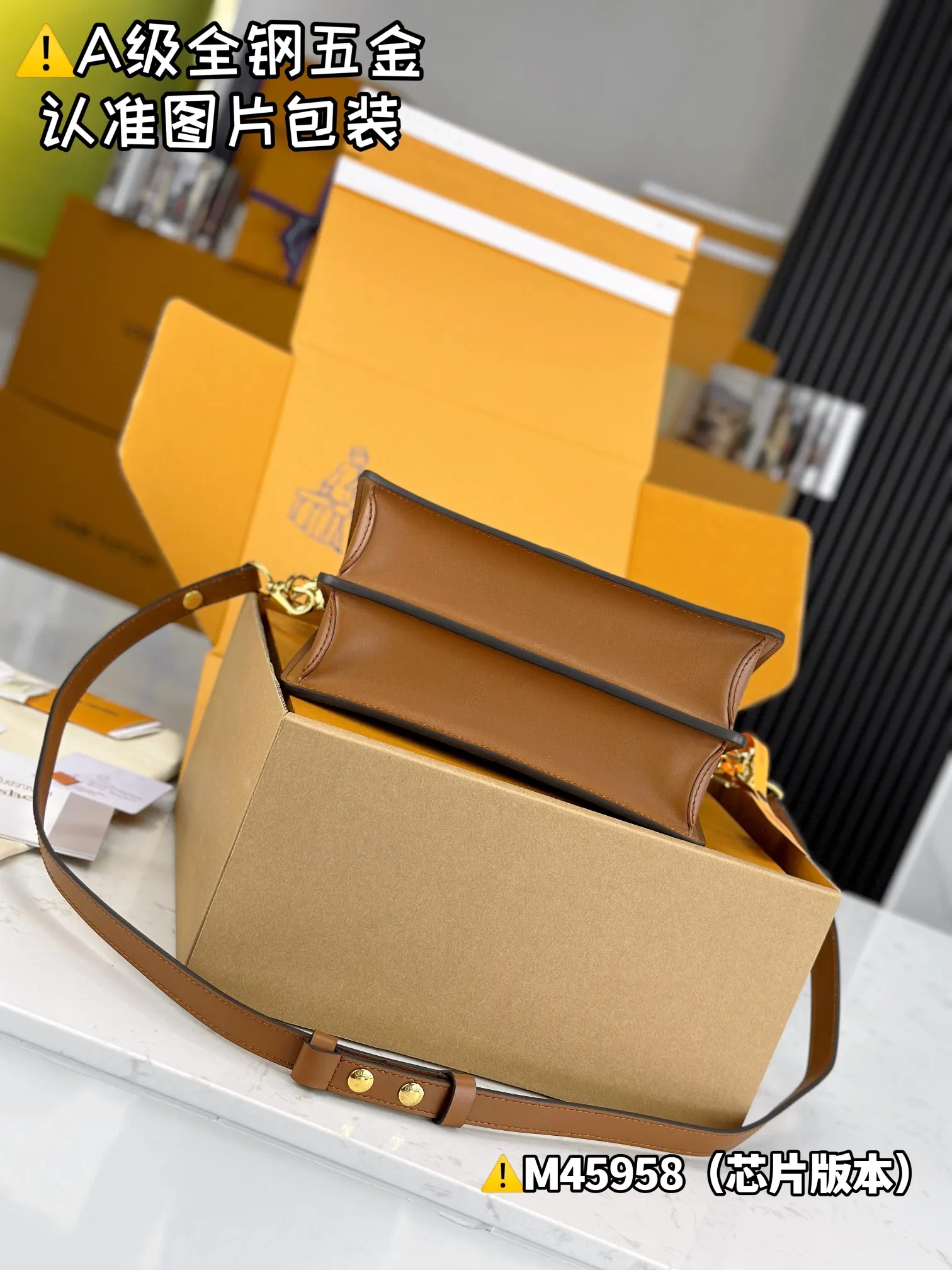 Internal price P2160 [Special grade MB high-elastic fabric] DAUPHlNE medium handbag Model: M45958 New version of Daphne Material: A+ grade all-steel hardware, imported high-elastic fabric Packaging: Full set of special grade duty-free MB packaging Size: 25x17x10.5cm