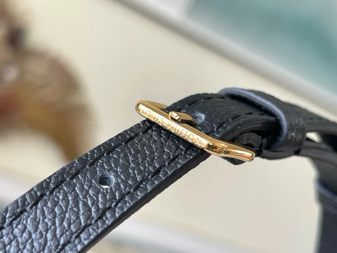 💰800 (top layer leather) top original order M46291 black embossed (silk screen) This Nano Noé handbag is made of Monogram Empreinte leather with Monogram pattern embossed, interpreting the pocket version of the classic Noé handbag, with a trendy drawstring to store daily needs. The handle and adjustable shoulder strap are both detachable, enabling a variety of carrying methods. Dimensions: 13 x 16 x 10 cm