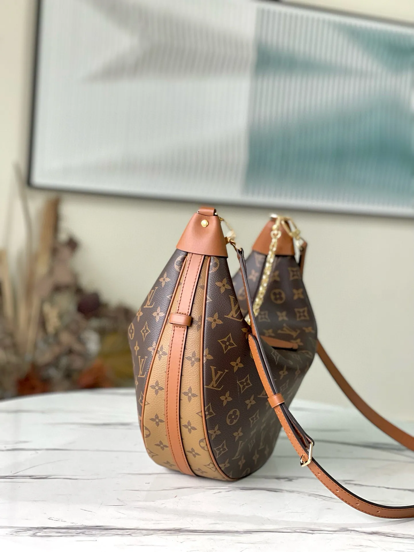 💰860 (transcoding chip) top original order M46311 2022 catwalk model Big Moon bag classic presbyopia with yellow flower marel second-hand bag The recent second-hand bag style can be said to be 🔥 no more 🔥, the size is very suitable! The shape is also very special. The shoulder straps are very comfortable and will not strangle the shoulders. It is both beautiful and practical. Dimensions: 38.30.10 cm