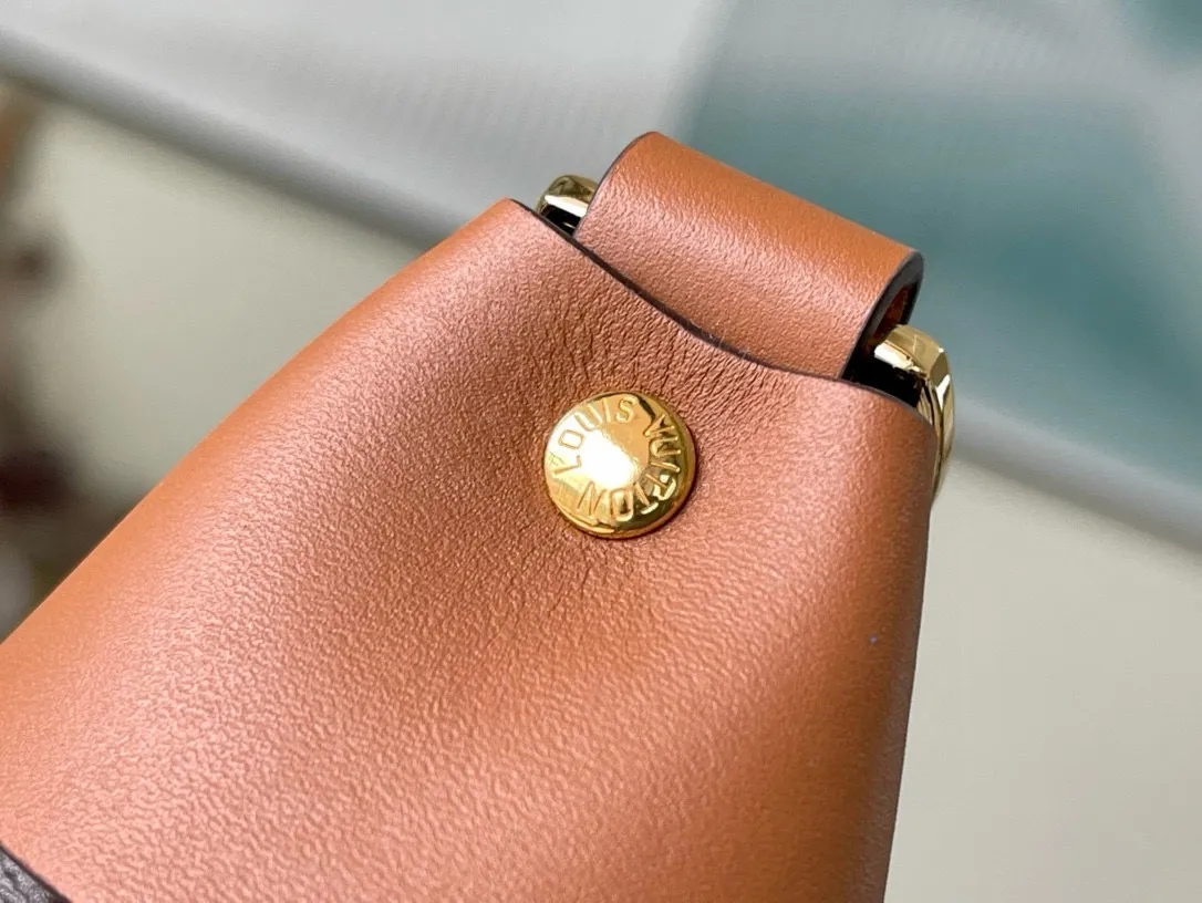 💰860 (transcoding chip) top original order M46311 2022 catwalk model Big Moon bag classic presbyopia with yellow flower marel second-hand bag The recent second-hand bag style can be said to be 🔥 no more 🔥, the size is very suitable! The shape is also very special. The shoulder straps are very comfortable and will not strangle the shoulders. It is both beautiful and practical. Dimensions: 38.30.10 cm