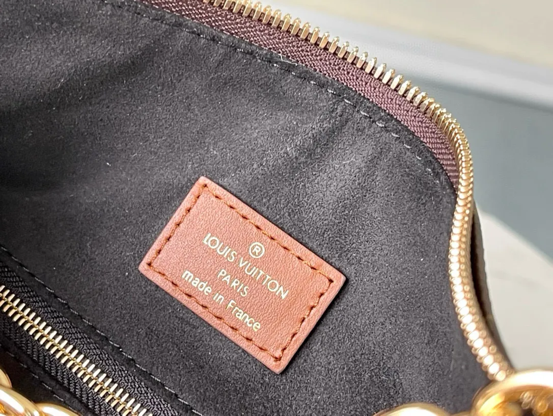 💰860 (transcoding chip) top original order M46311 2022 catwalk model Big Moon bag classic presbyopia with yellow flower marel second-hand bag The recent second-hand bag style can be said to be 🔥 no more 🔥, the size is very suitable! The shape is also very special. The shoulder straps are very comfortable and will not strangle the shoulders. It is both beautiful and practical. Dimensions: 38.30.10 cm