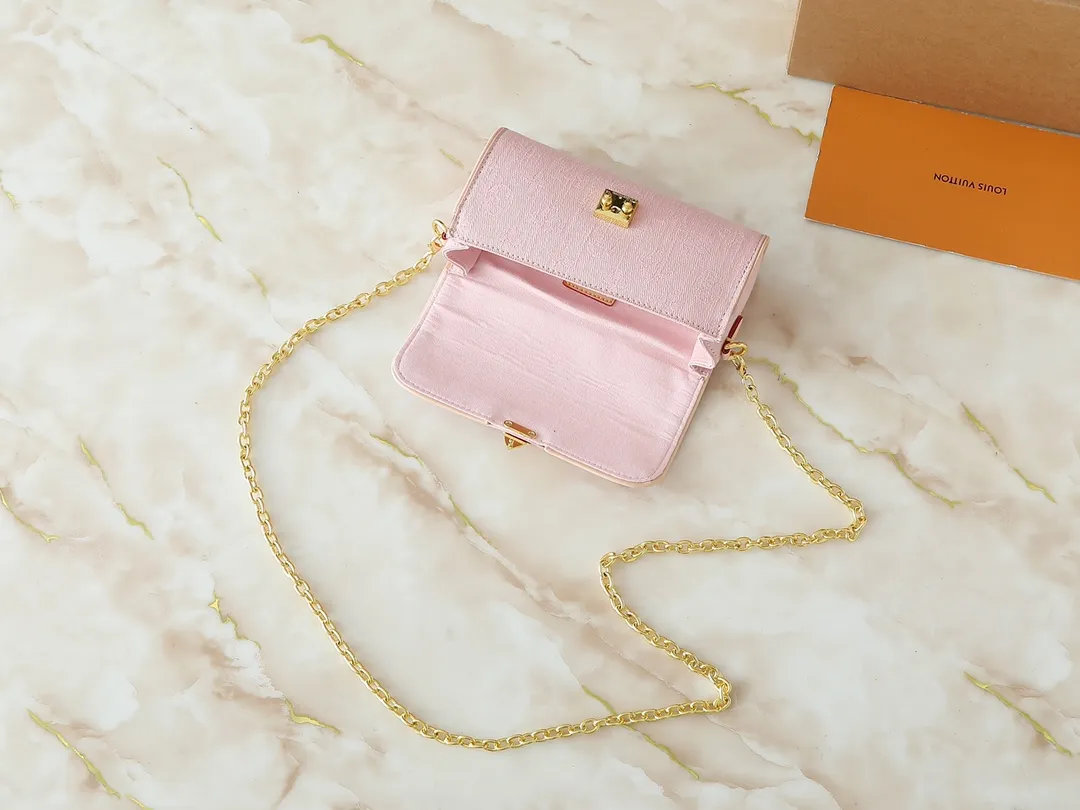 💰220💰Upgraded original M13566 This Pochette Camille handbag is made of Monogram canvas, paying tribute to the original design that appeared in the Louis Vuitton spring and summer 2000 fashion show. The S-Lock buckle, LVCircle logo on the chain and contrasting WVN leather trim embody the brand's classic elements. The flexible and easy-to-wear construction can be worn cross-body, over the shoulder or by hand. Dimensions: 20.5 × 11 × 6 cm