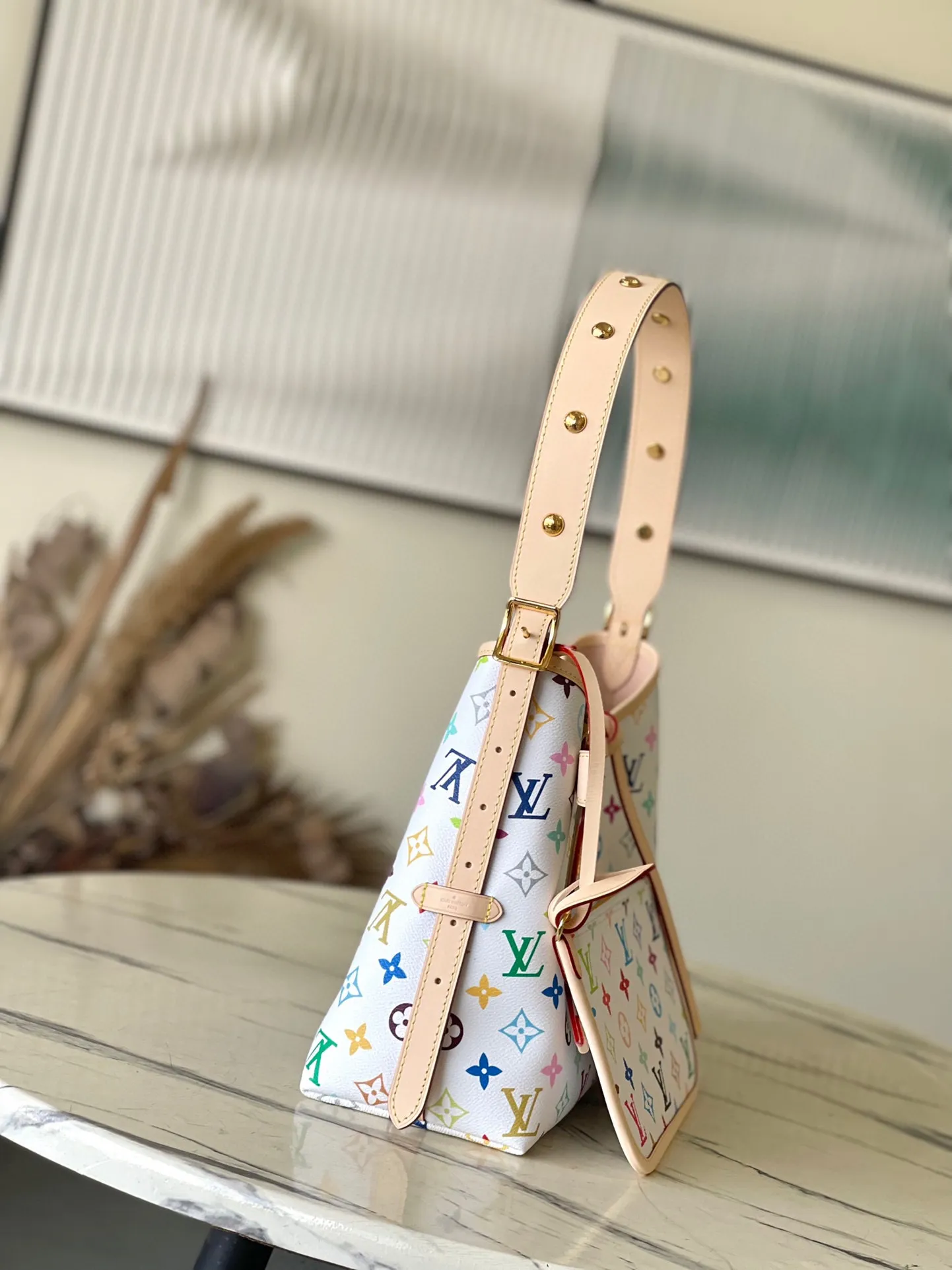 💰1260 (Steel Hardware) Top Original Order M13661 This small CarryAll handbag comes from the Louis Vuitton Calf leather trim creates a figure-hugging fit, and a designer plaque details the elegant bow. Dimensions: 29 × 24 × 12 cm