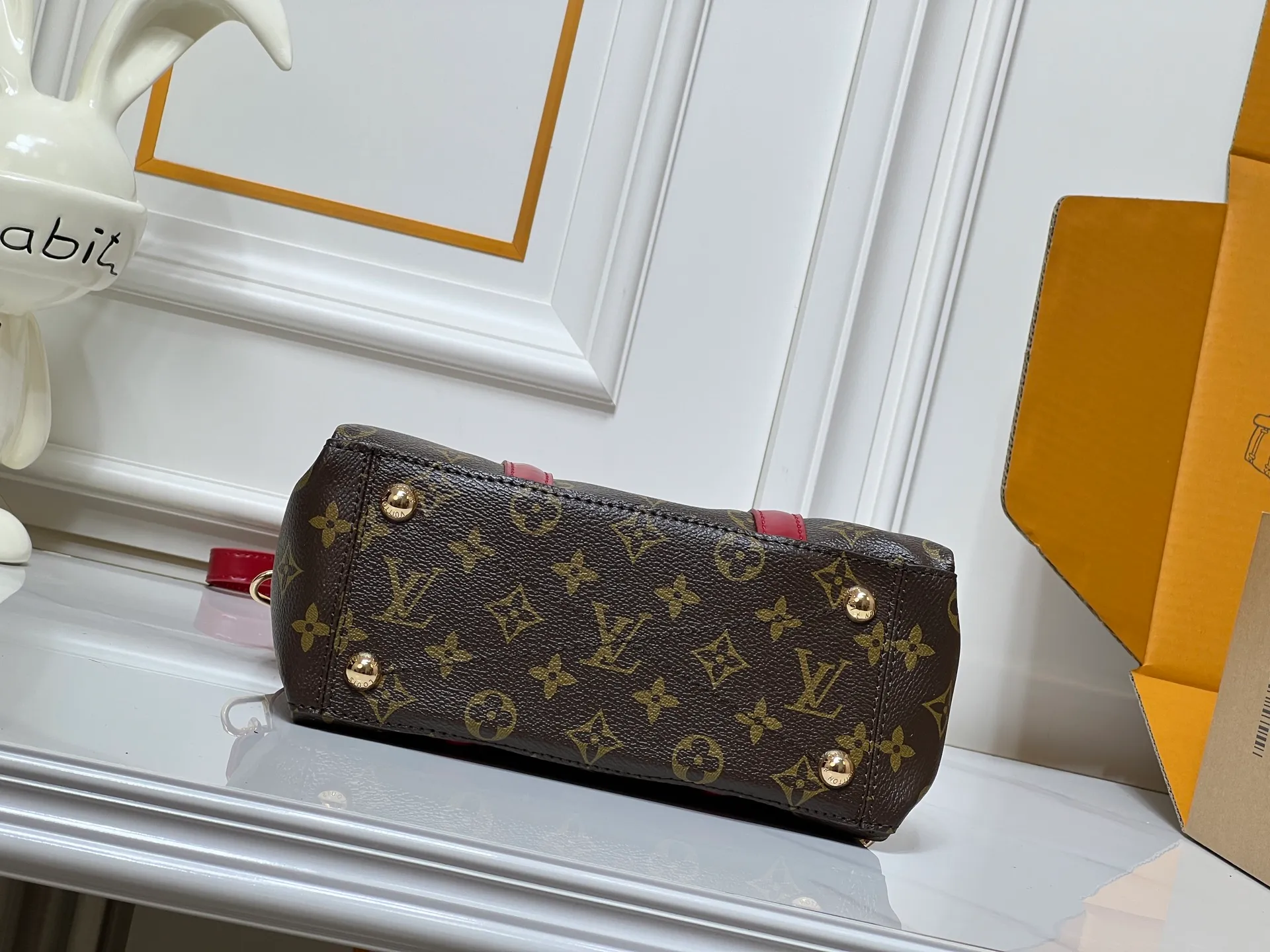 Batch 280💰Small size Upgraded original model Newly arrived OPEN HANDBAG handbag M44816 M44815 M44818 Black Pink Red Presbyopia Open Handbag Made of selected Monogram canvas, embellished with classic details, including side branches and two-sided textured leather trim, gold rivets and nails classic leather luggage tags, top handles and detachable and adjustable length shoulder straps. Large 35x24x15, small 29.0×19.0×10.0cm