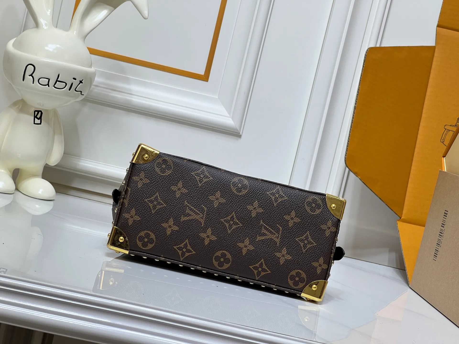 Batch 280💰Upgraded from the original M53153 M53152 Louis Vuitton's iconic handbag, one of the most structured and structured. Its prototype is a piece designed by Gaston Vuitton and named after the Alma Bridge, which connects two adjacent fashionable districts in Paris. Signature Monogram canvas gives it a classic feel. Dimensions: 25 x 19 x 12 (length x height x width)