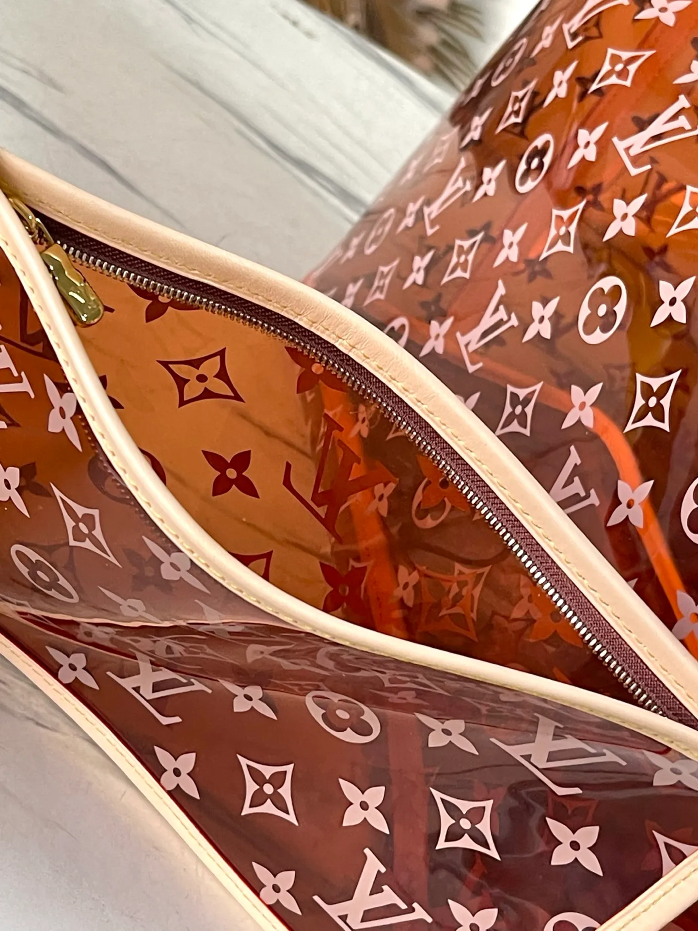 💰1340 Top original order Neverfull GM Monogram PVC recycled polyester fiber material Model: M14991 translucent PVC Material: A-grade all-steel hardware, imported original canvas Packing: full set of original duty-free MB packaging Size: 39*32*19CM