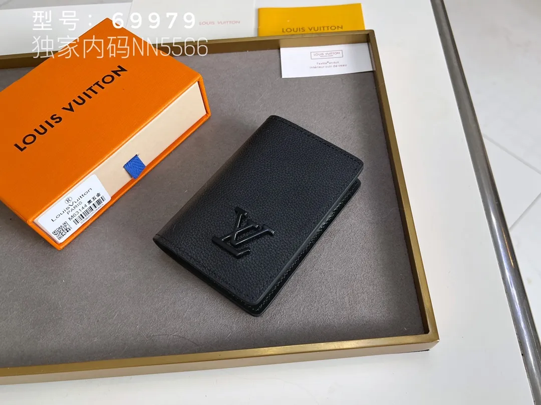 💰110 Top Original 💎Aerogram full leather pebbled pocket clip, can store cards, can be stored in handbags and clothing pockets, metal LV letter mark, highlighting the brand identity, fine workmanship, serial number inside, model: M69979 M63144 black hardware size: 11x8