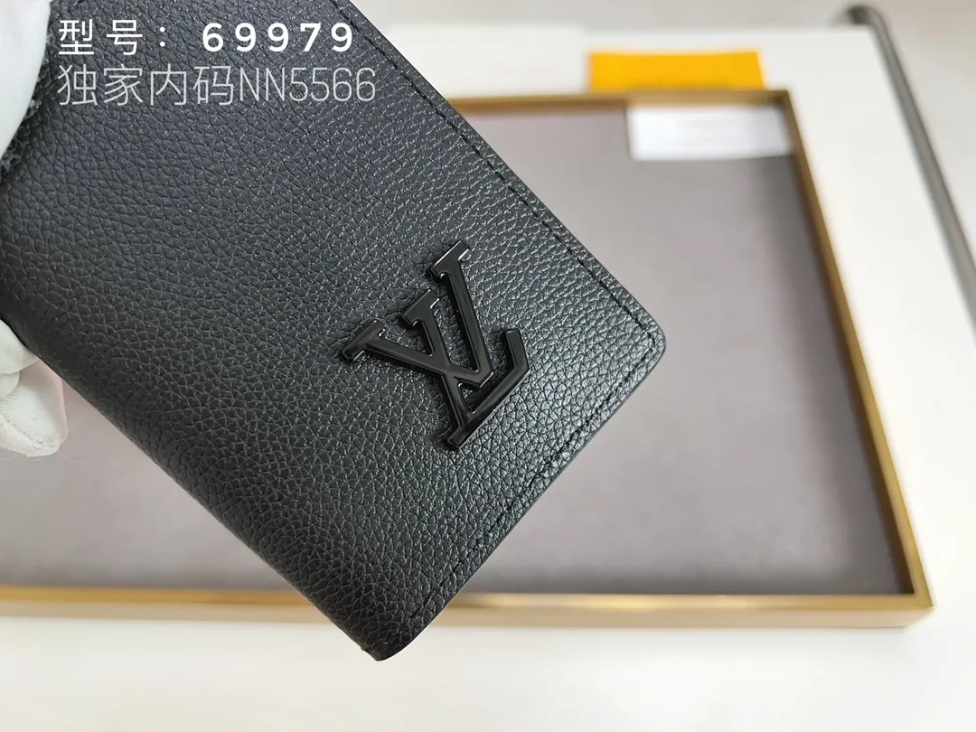 💰110 Top Original 💎Aerogram full leather pebbled pocket clip, can store cards, can be stored in handbags and clothing pockets, metal LV letter mark, highlighting the brand identity, fine workmanship, serial number inside, model: M69979 M63144 black hardware size: 11x8