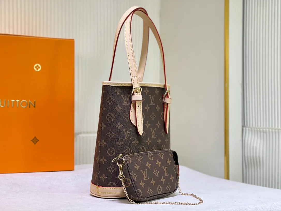 Batch 320💰Changing yellow leather🔥Original goods, high-end quality, full of praise from word-of-mouth. Mother-to-bag bag, very practical. Louis Vuitton has the same lining inside, and the original order is made. Louis Vuitton LV new women's shoulder bag barrel bag M42238. Size 23*26*16cm💪💪💪
