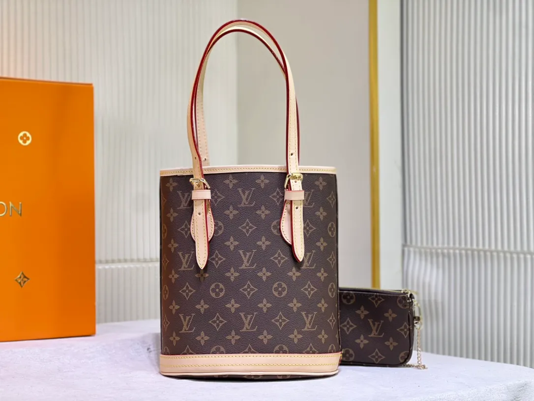 Batch 320💰Changing yellow leather🔥Original goods, high-end quality, full of praise from word-of-mouth. Mother-to-bag bag, very practical. Louis Vuitton has the same lining inside, and the original order is made. Louis Vuitton LV new women's shoulder bag barrel bag M42238. Size 23*26*16cm💪💪💪