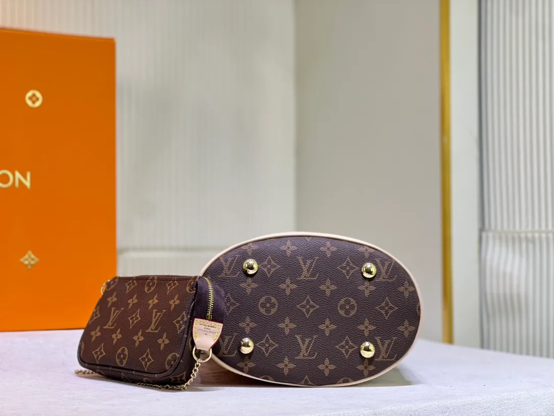 Batch 320💰Changing yellow leather🔥Original goods, high-end quality, full of praise from word-of-mouth. Mother-to-bag bag, very practical. Louis Vuitton has the same lining inside, and the original order is made. Louis Vuitton LV new women's shoulder bag barrel bag M42238. Size 23*26*16cm💪💪💪