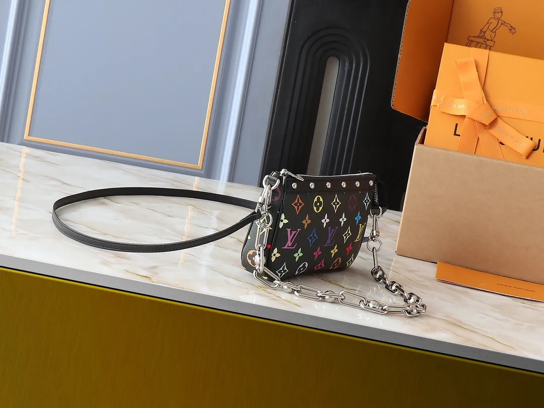 💰200💰Upgraded original M13663 M13404 M13440 M92649 This Pochette Accessoires handbag is made of coated canvas, with colorful Monogram patterns to interpret the smart style of the Louis Vuitton x Murakami cross-border collaboration series. Calf leather trim and dazzling hardware add to the sophisticated details, while the detachable shoulder strap and chain allow for flexible carry. Dimensions: 22.0 x 13.0 x 4.0 cm (length x height x width)