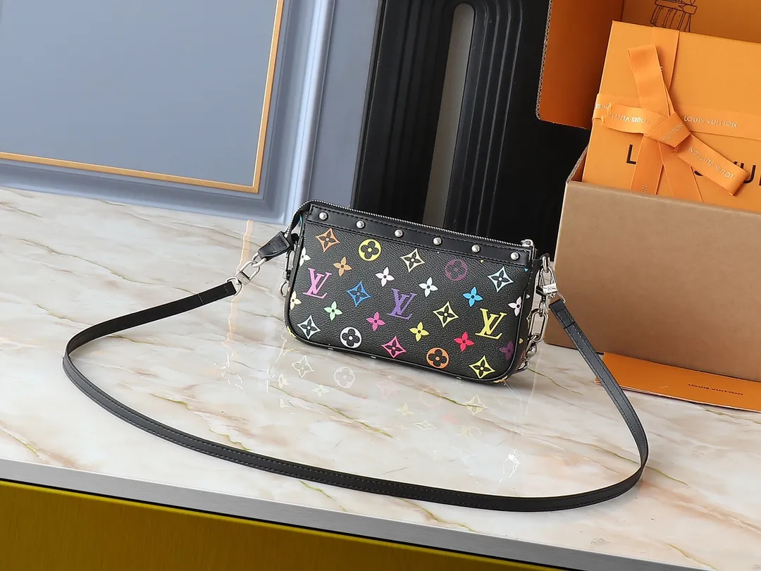 💰200💰Upgraded original M13663 M13404 M13440 M92649 This Pochette Accessoires handbag is made of coated canvas, with colorful Monogram patterns to interpret the smart style of the Louis Vuitton x Murakami cross-border collaboration series. Calf leather trim and dazzling hardware add to the sophisticated details, while the detachable shoulder strap and chain allow for flexible carry. Dimensions: 22.0 x 13.0 x 4.0 cm (length x height x width)
