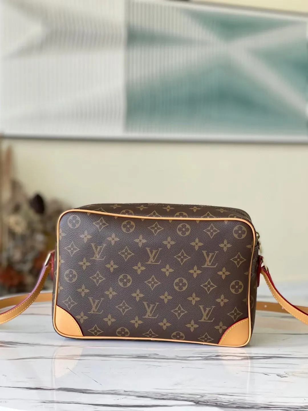 💰860 Top Original Order M51274 Medium Vintage Second-hand Camera Bag, Crossbody Bag, Unisex, Classic Monogram Canvas with Yellow Leather Trim, Calm and Stylish, One Outside Open Pocket, Inside Zippered Side Pocket, Adjustable Shoulder Strap Can Be Switched Freely at Any Time, Sufficient Capacity for Daily Use! Size 27*17*7cm.