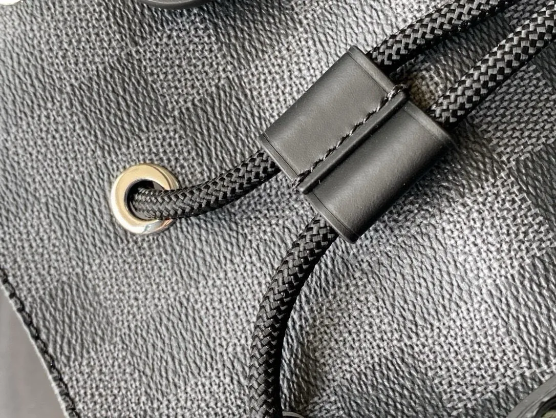 💰1000 Top Original N41379 Black Check Christopher backpack uses Monogram canvas to interpret the rugged and simple spirit of a hiking bag. Its unique style is suitable for both work and entertainment, highlighting a high-quality lifestyle. Dimensions: 41x 47x 13 cm