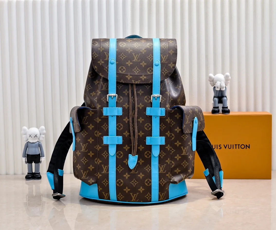 Batch 💰440 Guangzhou goods upgraded original model number M12729 Presbyopia blue M13202 Presbyopia khaki 41379 This Christopher medium backpack is from the LV Colormania series. It is made of Monogram Macassar canvas with bright leather trim, which complements the fabric lining. The side pockets offer roomy storage and drawstrings and snaps provide easy opening and closing. Detailed Features 38 x 44 x 12.5 cm (Length x Height x Width) Monogram Macassar Coated canvas and cow leather Cow leather trim Fabric lining Metal hardware Flap closure Snap and drawstring fastening Side pockets Internal tablet pocket Zippered internal pocket Internal patch pocket Handles: Single handle