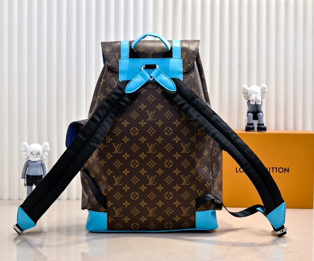 Batch 💰440 Guangzhou goods upgraded original model number M12729 Presbyopia blue M13202 Presbyopia khaki 41379 This Christopher medium backpack is from the LV Colormania series. It is made of Monogram Macassar canvas with bright leather trim, which complements the fabric lining. The side pockets offer roomy storage and drawstrings and snaps provide easy opening and closing. Detailed Features 38 x 44 x 12.5 cm (Length x Height x Width) Monogram Macassar Coated canvas and cow leather Cow leather trim Fabric lining Metal hardware Flap closure Snap and drawstring fastening Side pockets Internal tablet pocket Zippered internal pocket Internal patch pocket Handles: Single handle