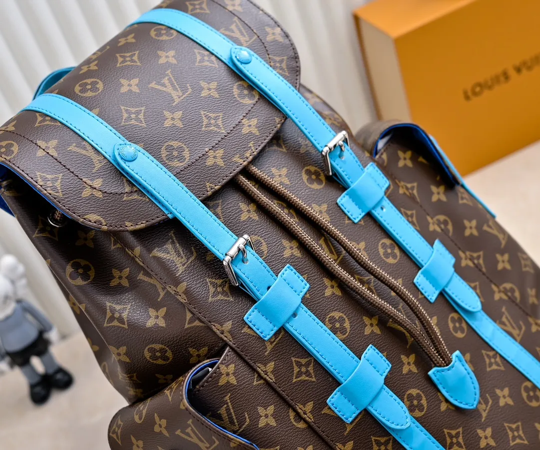 Batch 💰440 Guangzhou goods upgraded original model number M12729 Presbyopia blue M13202 Presbyopia khaki 41379 This Christopher medium backpack is from the LV Colormania series. It is made of Monogram Macassar canvas with bright leather trim, which complements the fabric lining. The side pockets offer roomy storage and drawstrings and snaps provide easy opening and closing. Detailed Features 38 x 44 x 12.5 cm (Length x Height x Width) Monogram Macassar Coated canvas and cow leather Cow leather trim Fabric lining Metal hardware Flap closure Snap and drawstring fastening Side pockets Internal tablet pocket Zippered internal pocket Internal patch pocket Handles: Single handle