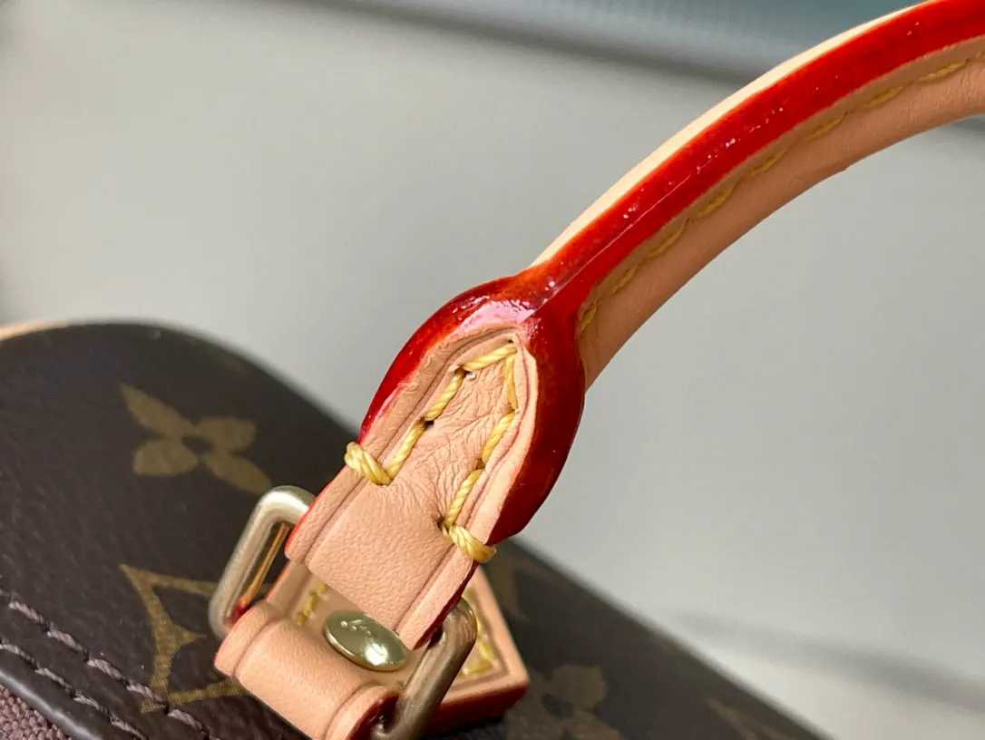 💰500 Top original order M61252 supports counter inspection. The photos taken of duty-free goods are consistent with the product and the packaging is unopened. This product is an exclusive duty-free product in the market and is the highest-end product. Inspection is supported. This product has passed strict inspection and is flawless. Please wear gloves when touching the product. This product is not returnable or exchangeable. Please confirm the product first and then remove the label on the handle. This product is temporarily not open to the public, only regular customers, and is in short supply. Dimensions: 16.0 x 12.5 x 10.0 cm