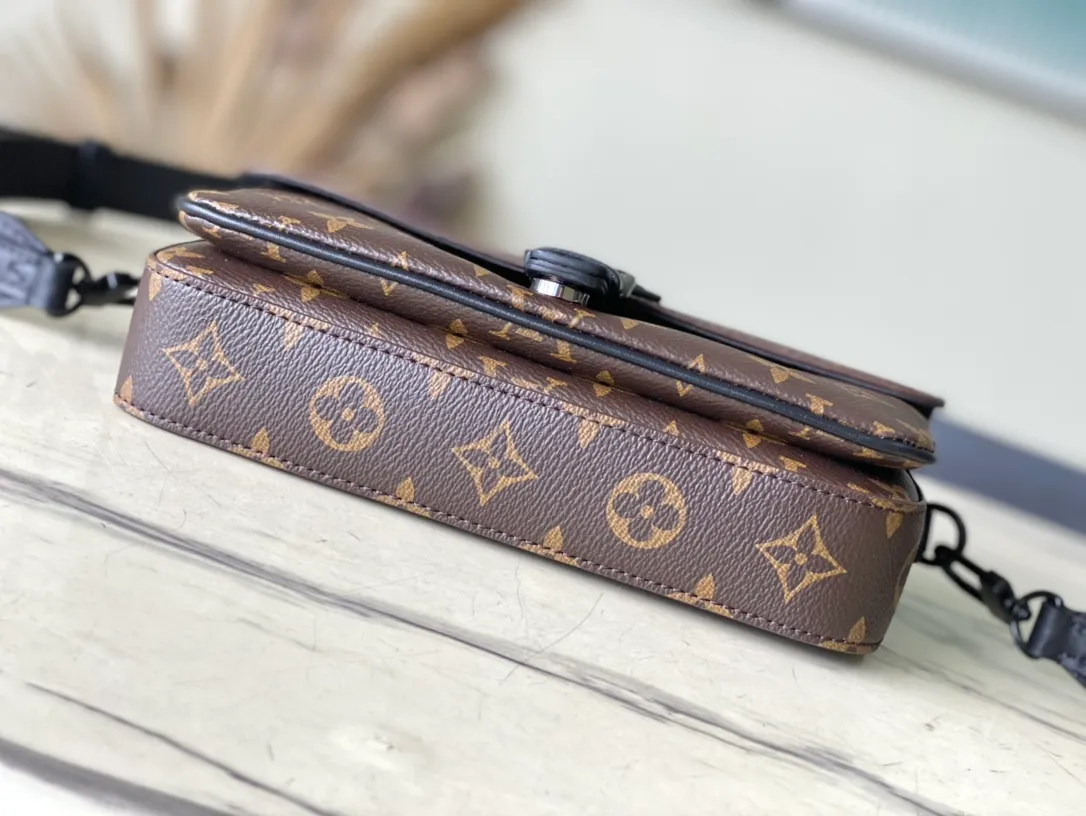 💰900 Top Original Order M83567 Presbyopia This model: The Montsouris jm mini handbag is inspired by the Montsouris handbag in 1994. It is made of Monogram Eclipse canvas to present a slender configuration, and the iconic buckle on the front is equipped with a magnetic buckle. It has multiple interior pockets and compartments, and a detachable and adjustable shoulder strap for easy shoulder or cross-body wear. Dimensions: 22 × 12 × 6 cm