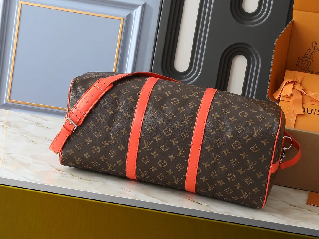 💰320💰Upgraded original M46771 yellow M46775 purple M46772 blue M46769 red M46770 orange M46774 green M46773 rose red This Keepall Bandoulière 50 travel bag is made of Monogram Macassar canvas, which simultaneously renders bright colors for the side straps, nameplate, fabric lining and top leather handle. The size of your carry-on luggage hides plenty of space. 50.0 x 29.0 x 23.0 cm (length x height x width)