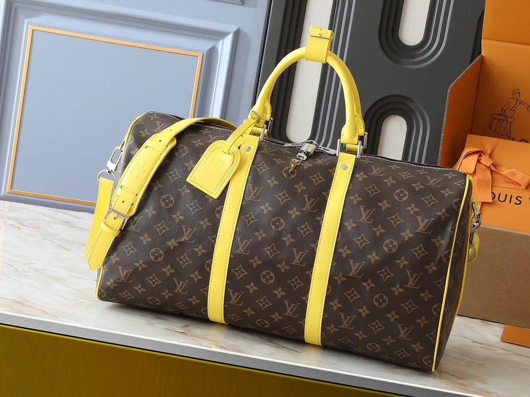 💰320💰Upgraded original M46771 yellow M46775 purple M46772 blue M46769 red M46770 orange M46774 green M46773 rose red This Keepall Bandoulière 50 travel bag is made of Monogram Macassar canvas, which simultaneously renders bright colors for the side straps, nameplate, fabric lining and top leather handle. The size of your carry-on luggage hides plenty of space. 50.0 x 29.0 x 23.0 cm (length x height x width)