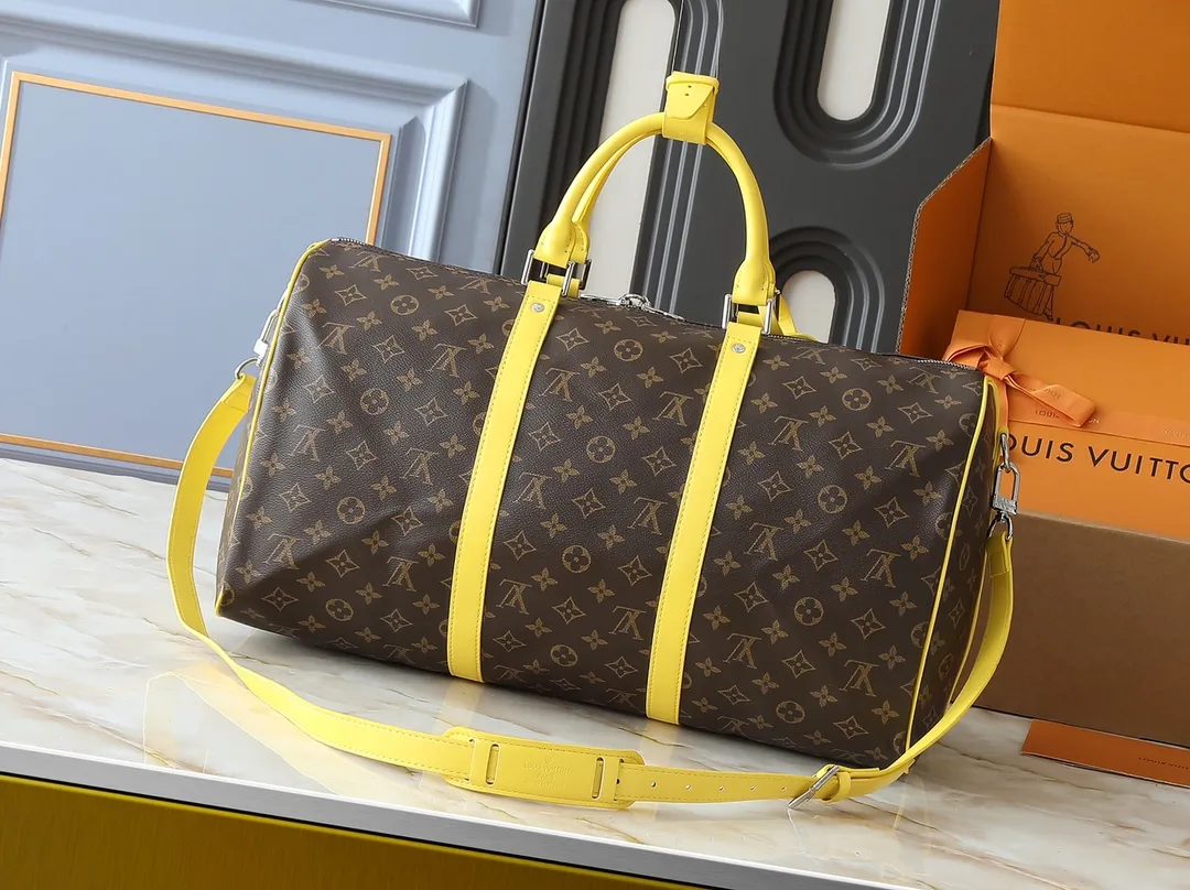 💰320💰Upgraded original M46771 yellow M46775 purple M46772 blue M46769 red M46770 orange M46774 green M46773 rose red This Keepall Bandoulière 50 travel bag is made of Monogram Macassar canvas, which simultaneously renders bright colors for the side straps, nameplate, fabric lining and top leather handle. The size of your carry-on luggage hides plenty of space. 50.0 x 29.0 x 23.0 cm (length x height x width)