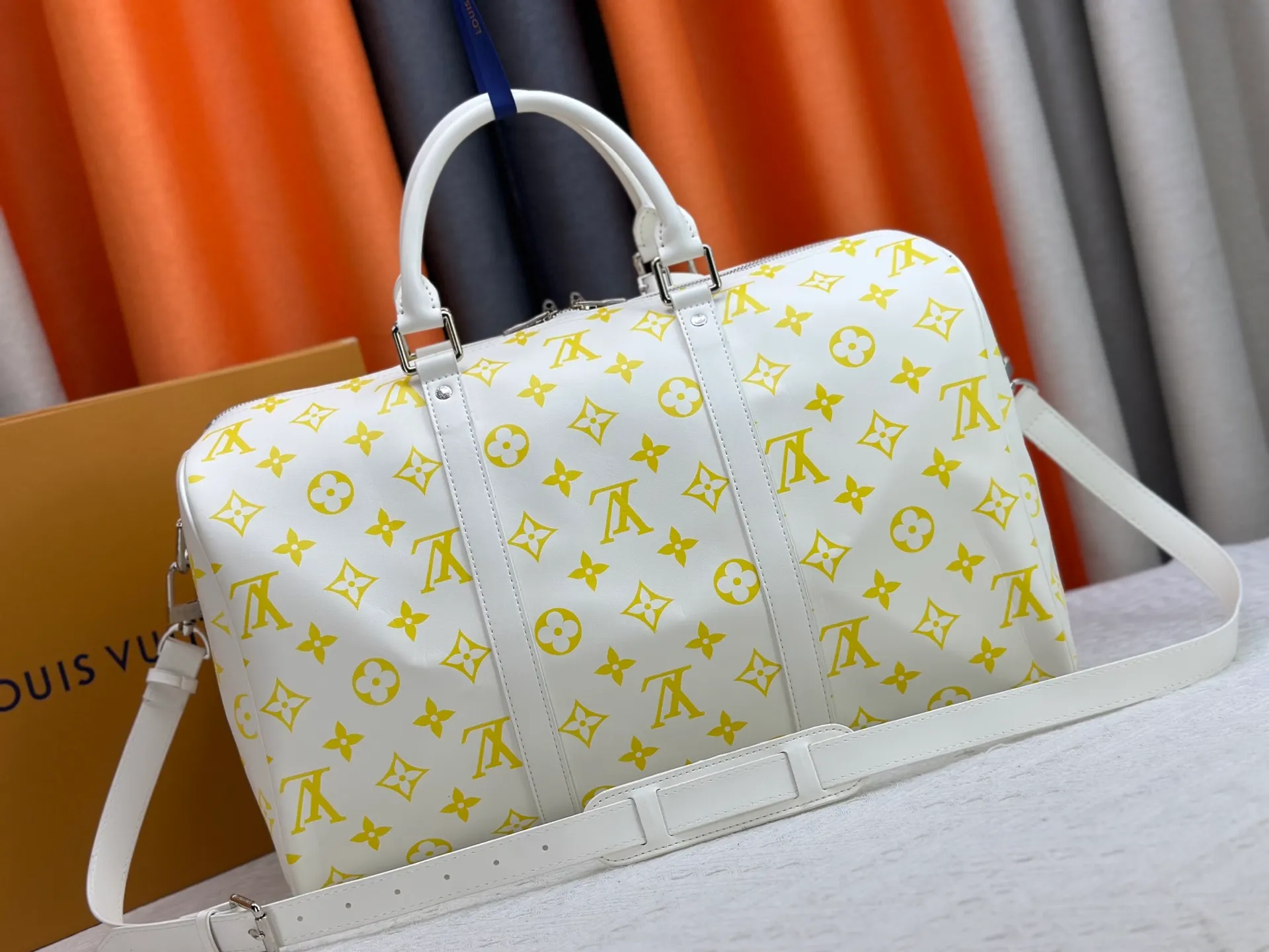 P340 M41418 New “louis vuitton’Iv travel bag travel bag louis vuitton High-definition hardware logo and inner compartment! Special lining. Smooth zipper and exquisite workmanship. A must-have for men. Size: 45x27x20.