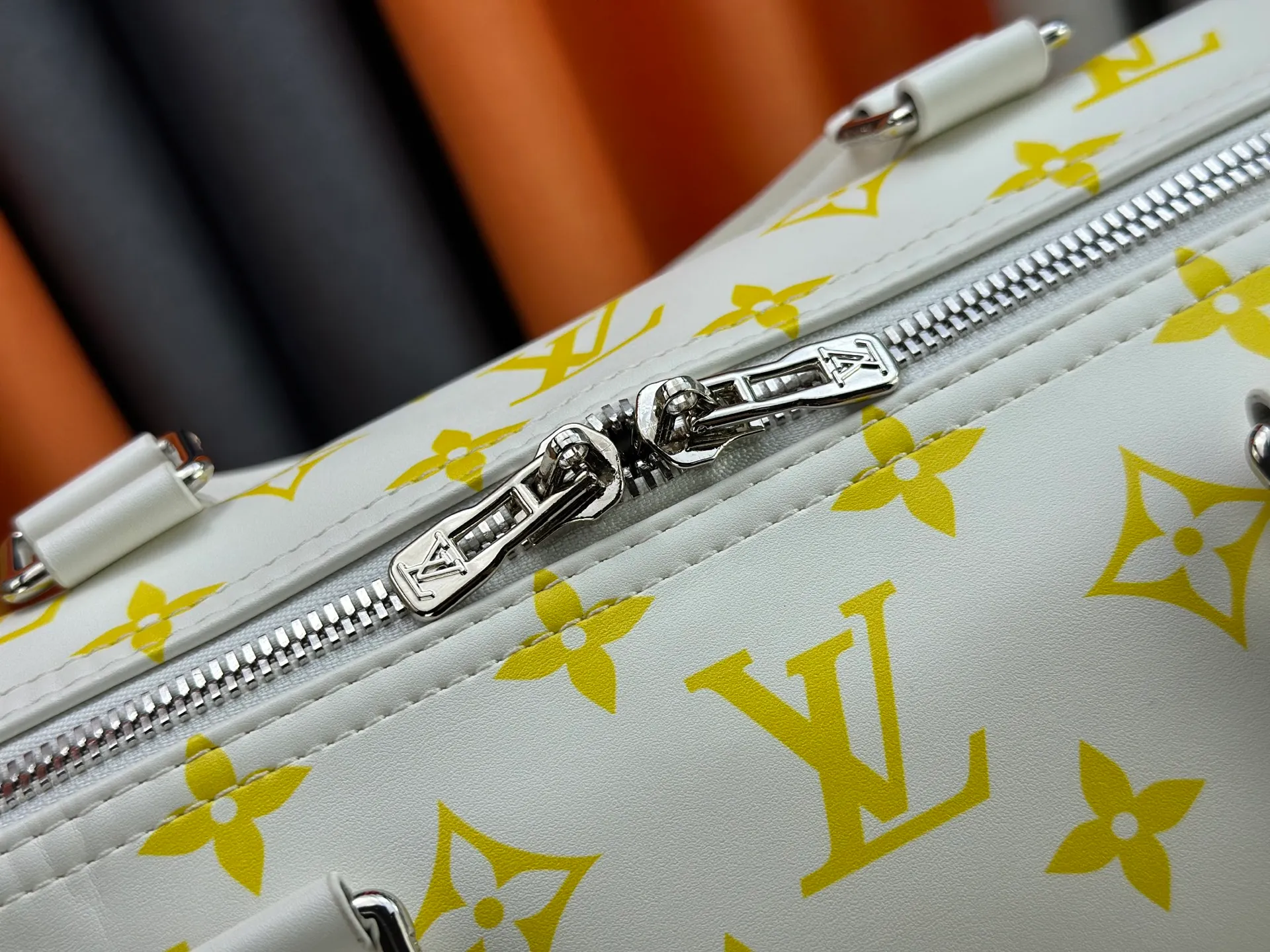 P340 M41418 New “louis vuitton’Iv travel bag travel bag louis vuitton High-definition hardware logo and inner compartment! Special lining. Smooth zipper and exquisite workmanship. A must-have for men. Size: 45x27x20.
