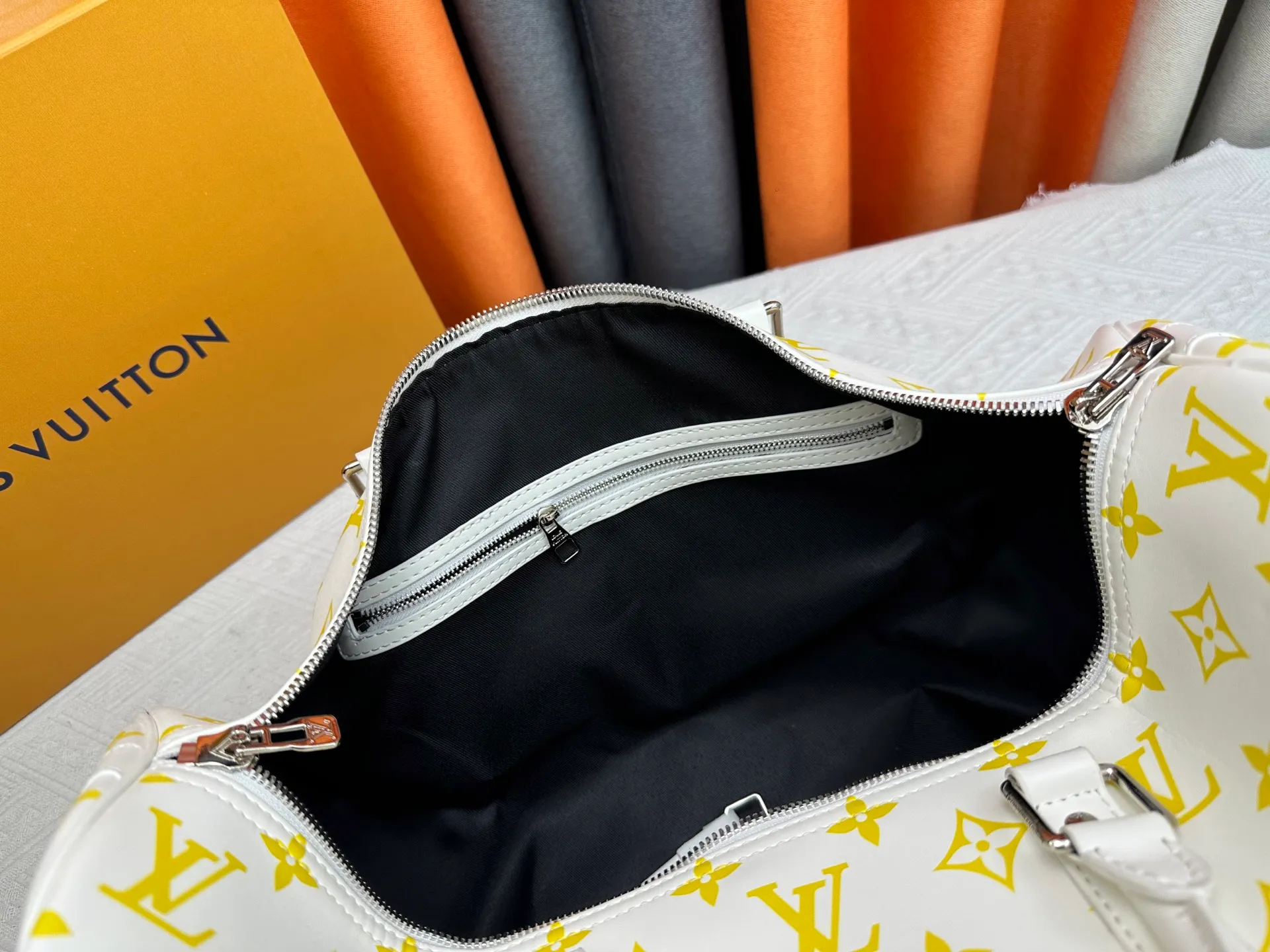P340 M41418 New “louis vuitton’Iv travel bag travel bag louis vuitton High-definition hardware logo and inner compartment! Special lining. Smooth zipper and exquisite workmanship. A must-have for men. Size: 45x27x20.