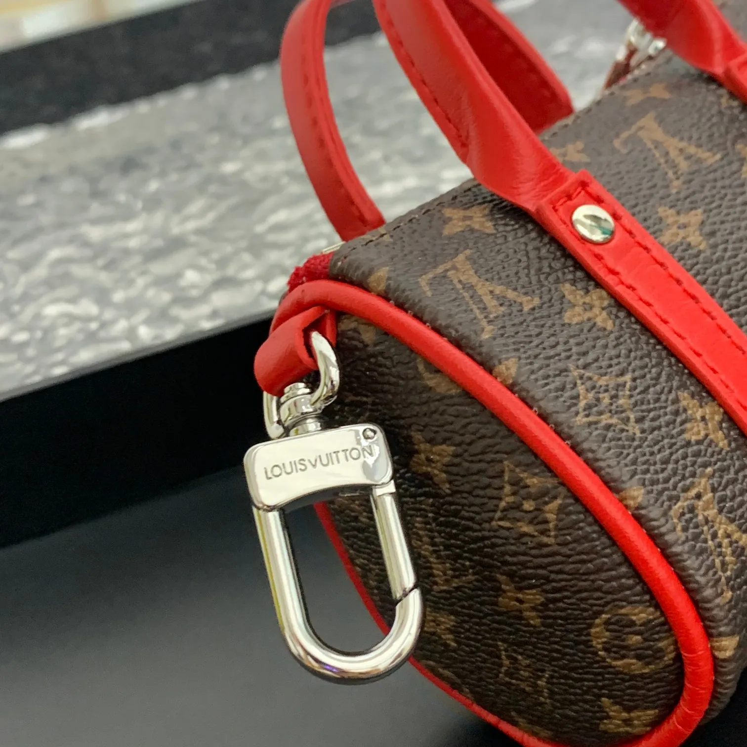 💰200 shipped😍 MINI KEEPALL bag charm and keychain ☀️Louis Vuitton Louis Vuitton lv mini pillow bag pendant ☀️This Mini Keepall bag charm and keychain condenses the classic handbag configuration, boldly showing the spirit of adventure. Monogram canvas with LV inscribed hook buckle, whether hung on a belt or handbag, its zipper closure and built-in keychain ensure secure storage