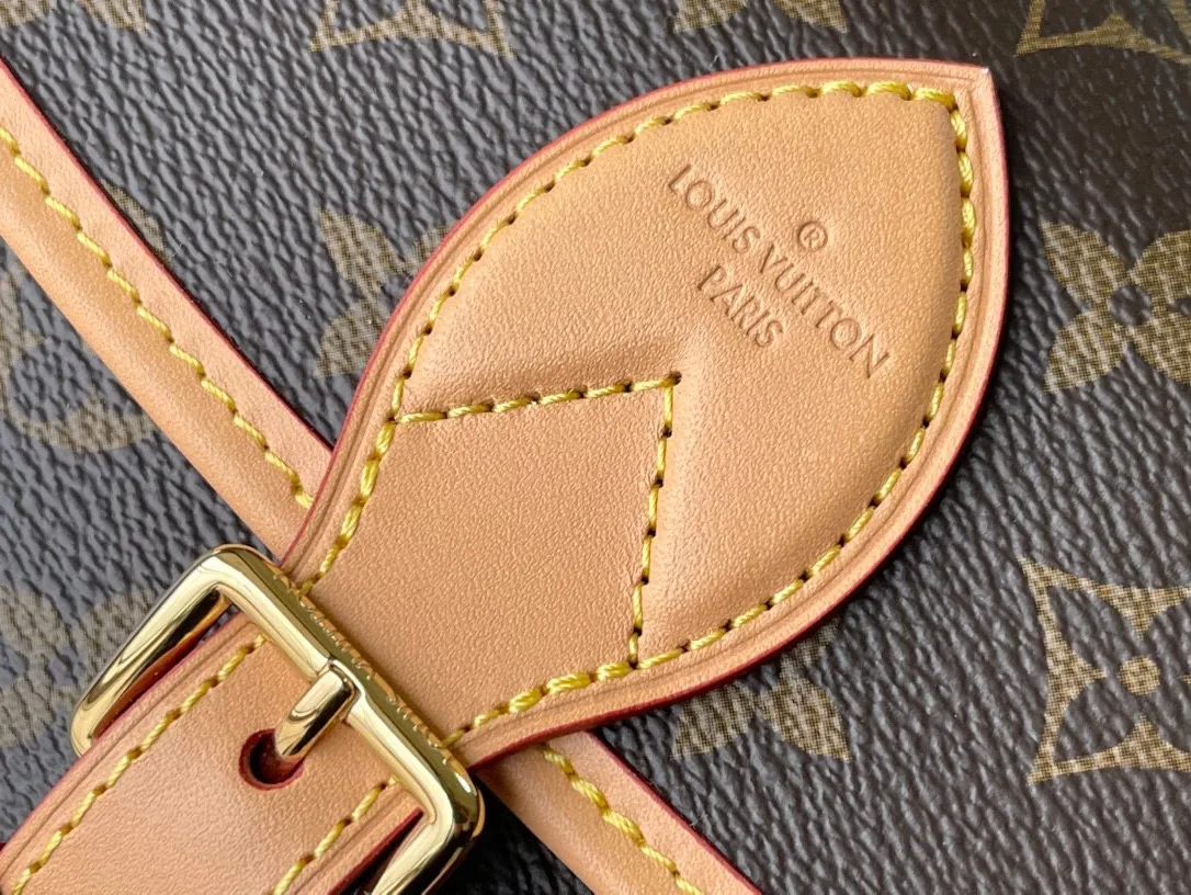 💰760 (top layer leather) top original order M45985. Support counter inspection. Photos taken of duty-free goods are consistent with the product without unpacking. This product is an exclusive duty-free product in the market and is the highest-end product. Inspection is supported. This product has passed strict inspection and is flawless. Please wear gloves when touching the product. This product is not returnable or exchangeable. Please confirm the product first and then remove the label on the handle. This product is temporarily not open to the public, only regular customers, and is in short supply. Dimensions: 25 x 9 x 15 cm