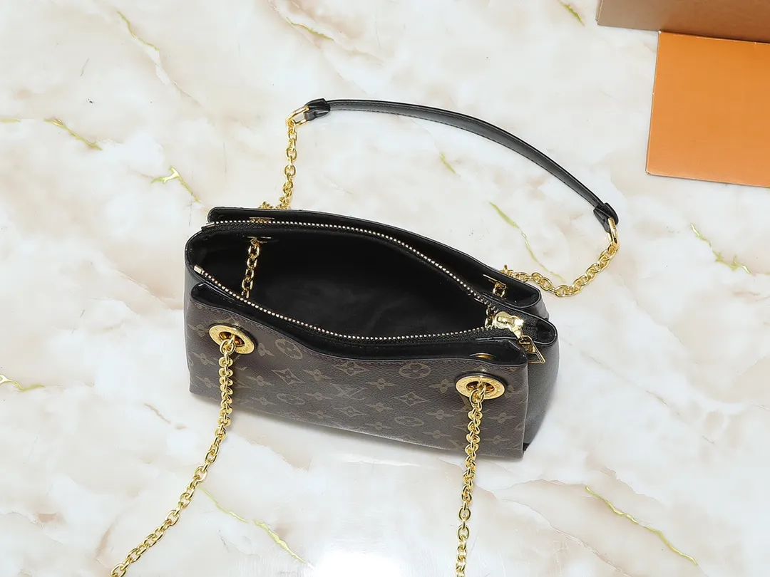 💰260💰Upgraded from the original M43775 M43776 M43777 M43750 This SURENE BB handbag Louis Vuitton's new Surene BB handbag is made of Monogram canvas and grained calfskin, and is equipped with a gold sliding bag chain. Gold metal trim and eye-catching leather trim make it more neat and fashionable. Lightweight, practical, comfortable to carry, easy to match, ideal for fashionable and casual looks. Dimensions: 24.0x 17.0x 11.0 cm