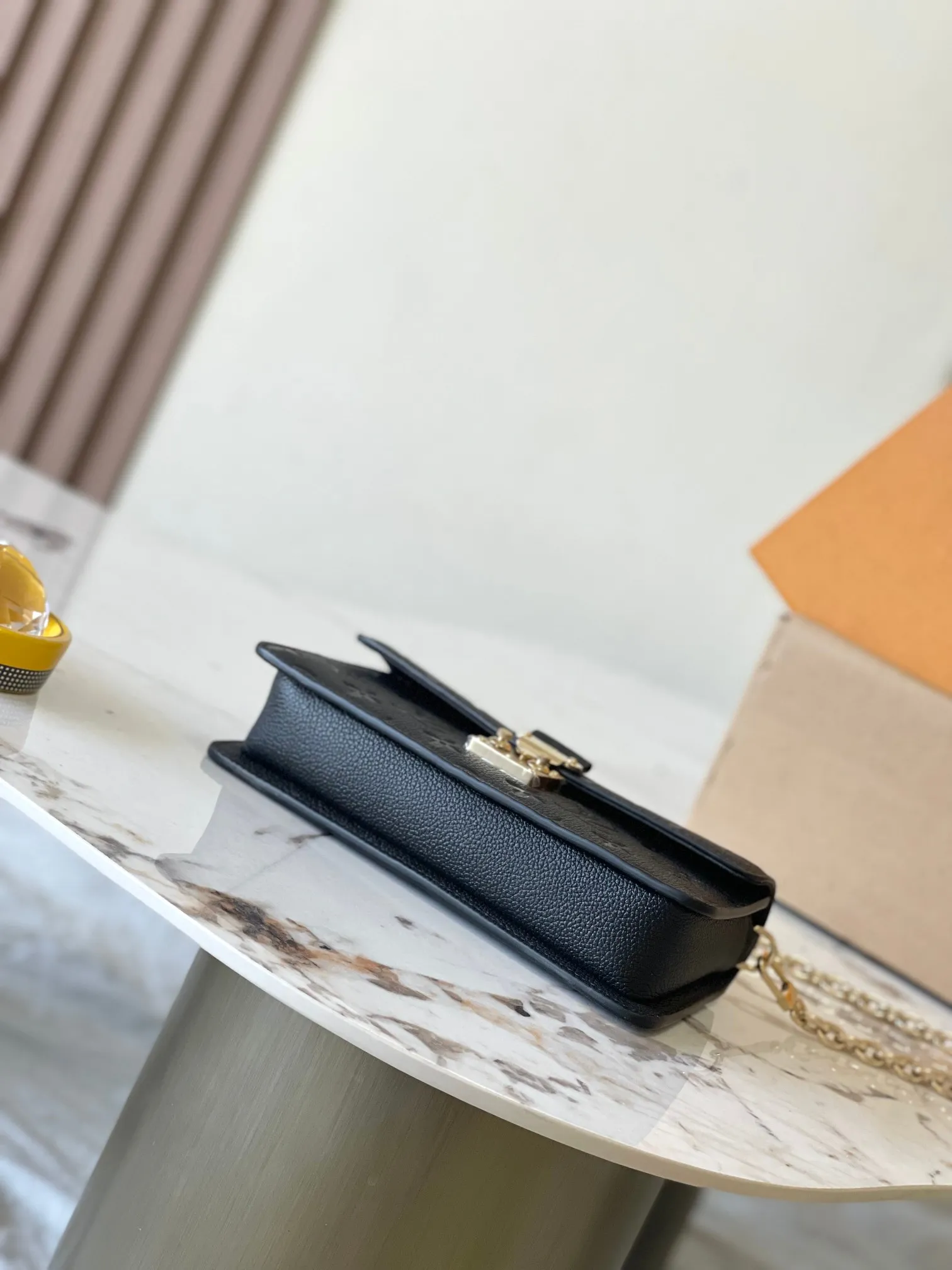 💰2600 [Special grade MB chip version original leather] Wallet On Chain Metis handbag is made of grained Monogram Empreinte leather, model: M82637 black dynamic chip version Material: A-grade all-steel hardware, imported original fabric Packaging: full set of original duty-free MB packaging Size: 19*11*5.5C
