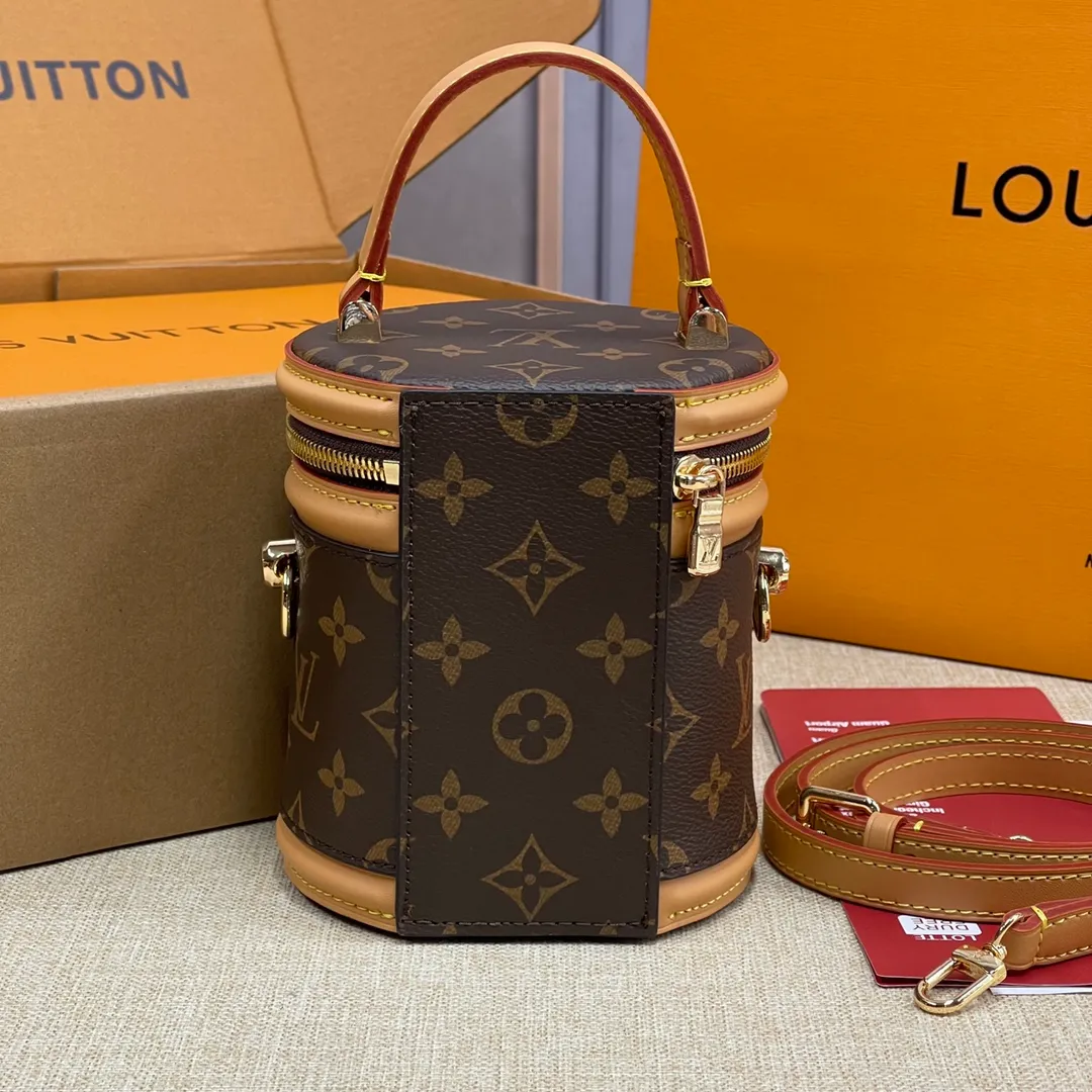 [Upgraded version] P500💰Upgraded version LV’s new NanoCannes small fortune bucket M82952 comes with a full set of packaging 💝Madam, it’s so exquisite. The nano-style small bag is full of cuteness and smartness~ The design of the fortune bucket is also very recognizable. Compared with the larger ones, the small size is more delicate when carried on the body. Have you fallen in love with her~ It’s not too cute, the kind that lasts forever. #Iv new nano size 14.5*14*12