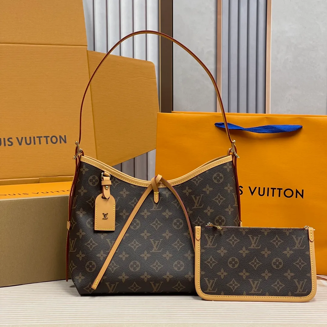 [Upgraded version] P640🐶Upgraded version. High quality. Semi-steel hardware❣️M46203🐶 Comes with a complete set of packaging✌️CARRYALL small handbag CarryAll small handbag is made of Monogram canvas and leather trim, making it a personal companion for urban life. The generous construction has a neat interior and a large interior pocket adds a functional element. Monogram canvas zippered clutch secured with leather strap. Dimensions: 29 x 24 x 12 cm