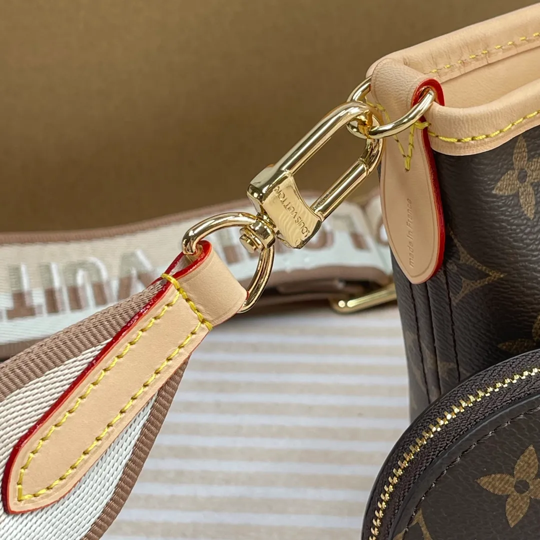 [Upgraded version] P640🐶Upgraded version. High quality. Semi-steel hardware. Comes with complete packaging❣️M46705🐶This Neverfull BB handbag combines classic design with iconic details. Made of Monogram canvas, lined with colorful fabrics and trimmed with cow leather, it is spacious but not bulky. Tighten the sides for a trendy look, and stretch them for a casual look. Features a slim, comfortable handle for shoulder or elbow carry. Detachable bag can be used as a clutch or pocket. Size: 24x14x9cm