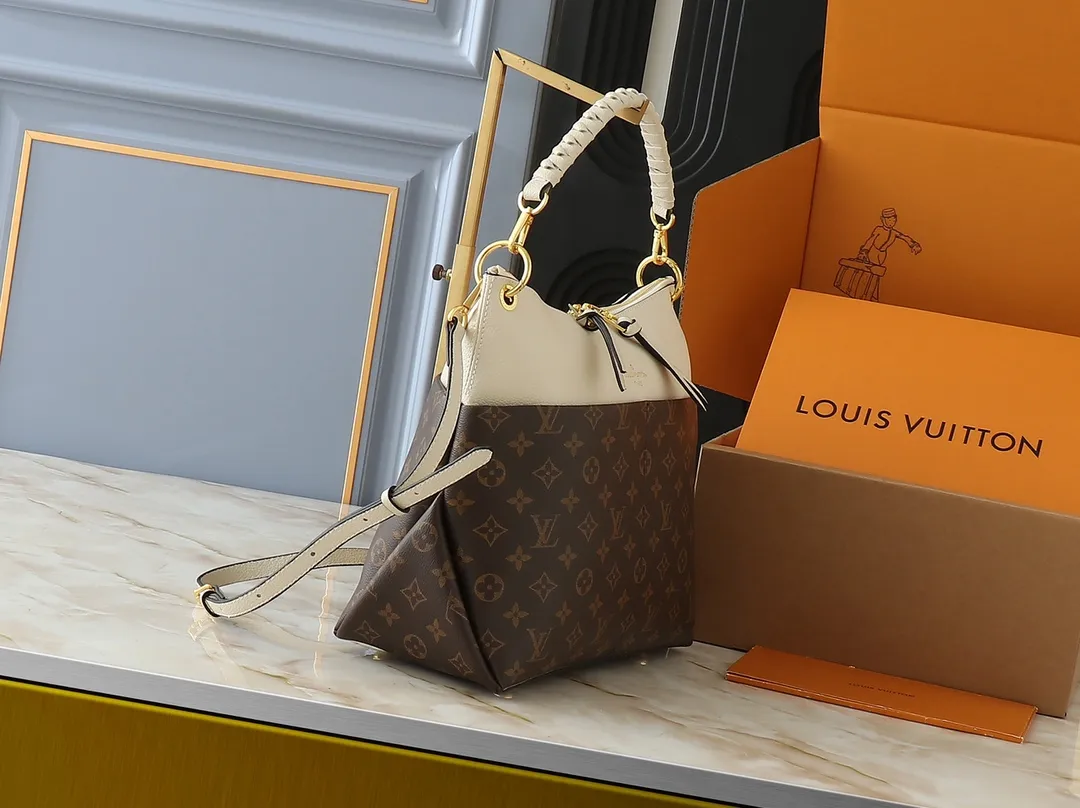 💰240💰Upgraded from the original M45522, 43170. This MONOGRAM canvas material is a new style of Melie handbag, a fashionable must-have item. Veau Cachemire leather material. Full leather embossed woven wrist double bag shopping bag. Lightweight and comfortable to carry. Unique vertical and narrow shape with modern style. Zipper pocket with metal engraved zipper puller for more personality. Size: 33x16x30cm