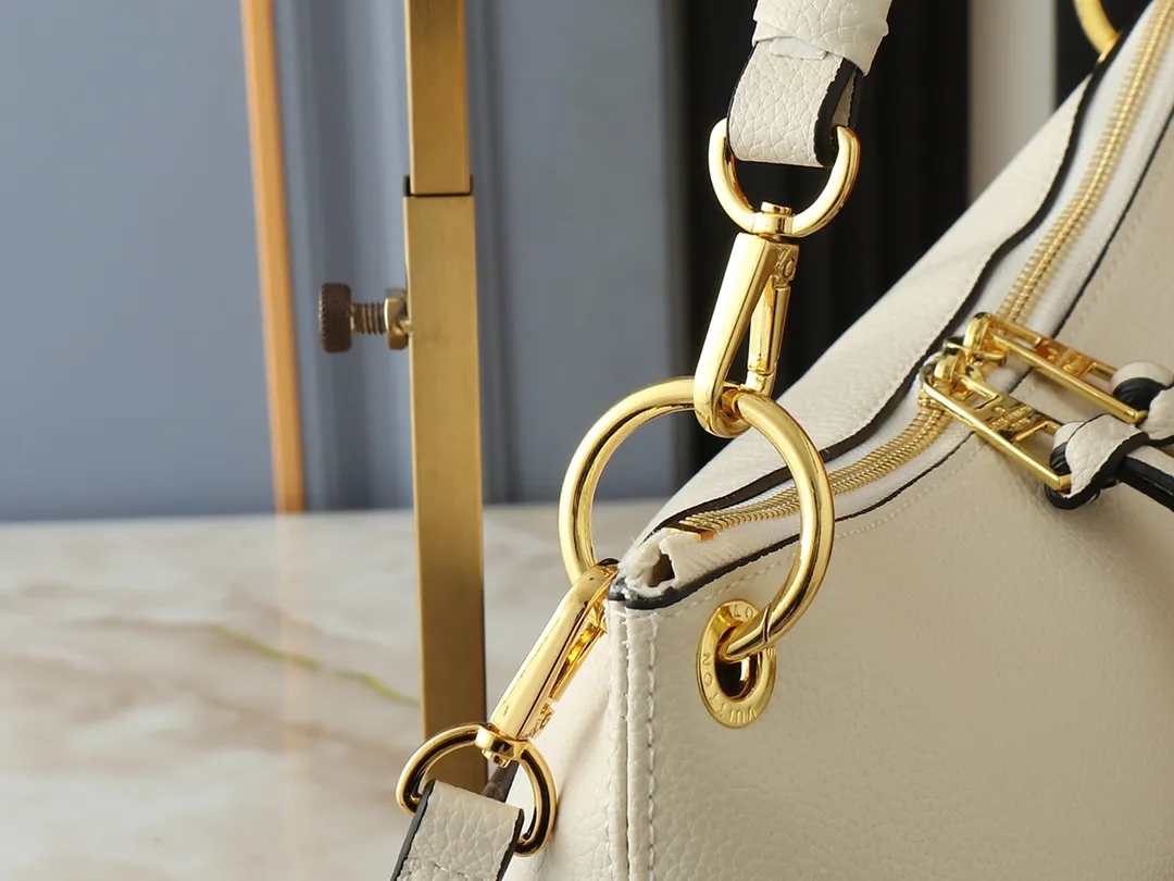 💰240💰Upgraded from the original M45522, 43170. This MONOGRAM canvas material is a new style of Melie handbag, a fashionable must-have item. Veau Cachemire leather material. Full leather embossed woven wrist double bag shopping bag. Lightweight and comfortable to carry. Unique vertical and narrow shape with modern style. Zipper pocket with metal engraved zipper puller for more personality. Size: 33x16x30cm
