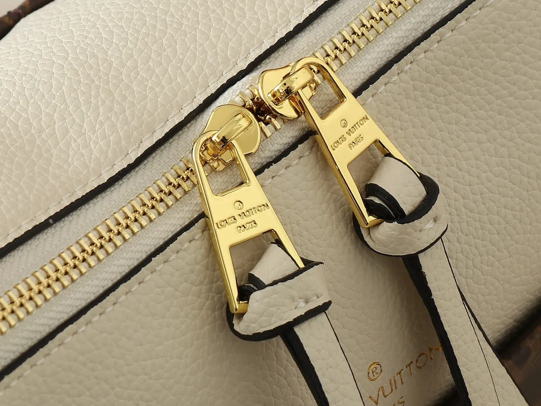 💰240💰Upgraded from the original M45522, 43170. This MONOGRAM canvas material is a new style of Melie handbag, a fashionable must-have item. Veau Cachemire leather material. Full leather embossed woven wrist double bag shopping bag. Lightweight and comfortable to carry. Unique vertical and narrow shape with modern style. Zipper pocket with metal engraved zipper puller for more personality. Size: 33x16x30cm